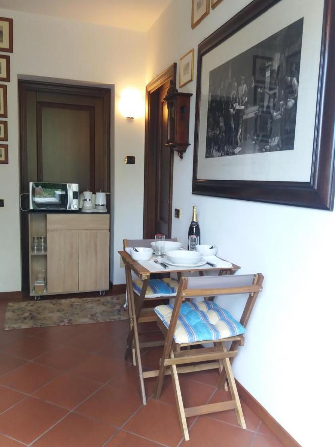 Casa Intignano - Camera Con Bagno E Portico Vista Lago Tremezzo Exteriör bild