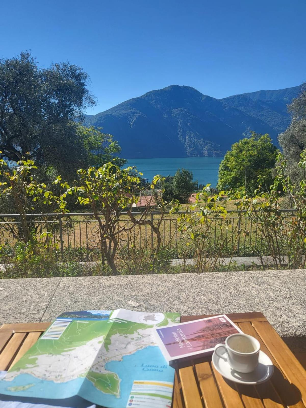 Casa Intignano - Camera Con Bagno E Portico Vista Lago Tremezzo Exteriör bild